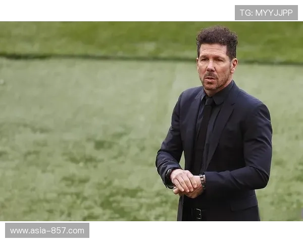 西蒙尼析平局:四次绝佳机会改写命运,专注积分追逐目标 西蒙尼析平局:四次绝佳机会改写命运,专注积分追逐目标